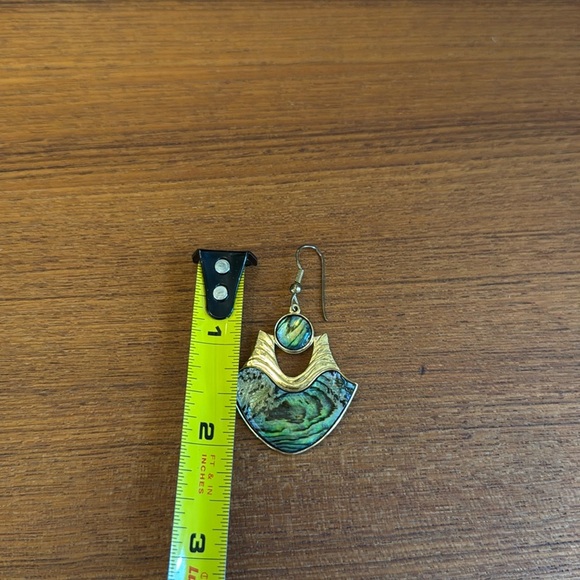 Vintage Gold coloured abalone mother of pearl earrings @ Vuri stamped - Picture 14 of 17